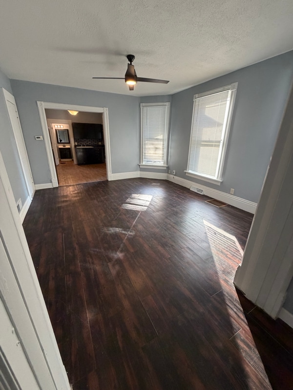 Building Photo - 1641 N Main St