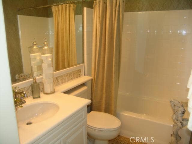 Building Photo - 1800 Oak St