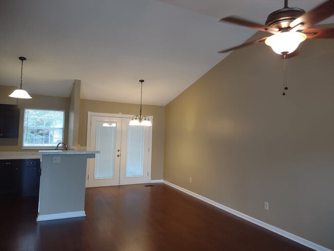Building Photo - 202 Hookston Way