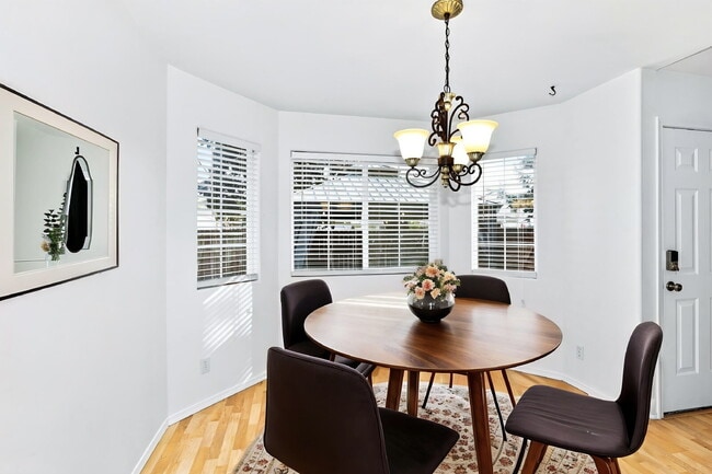 Building Photo - Freshly Updated 4BR Home with Fully Fenced Yard in Monroe- Available NOW for RENT!