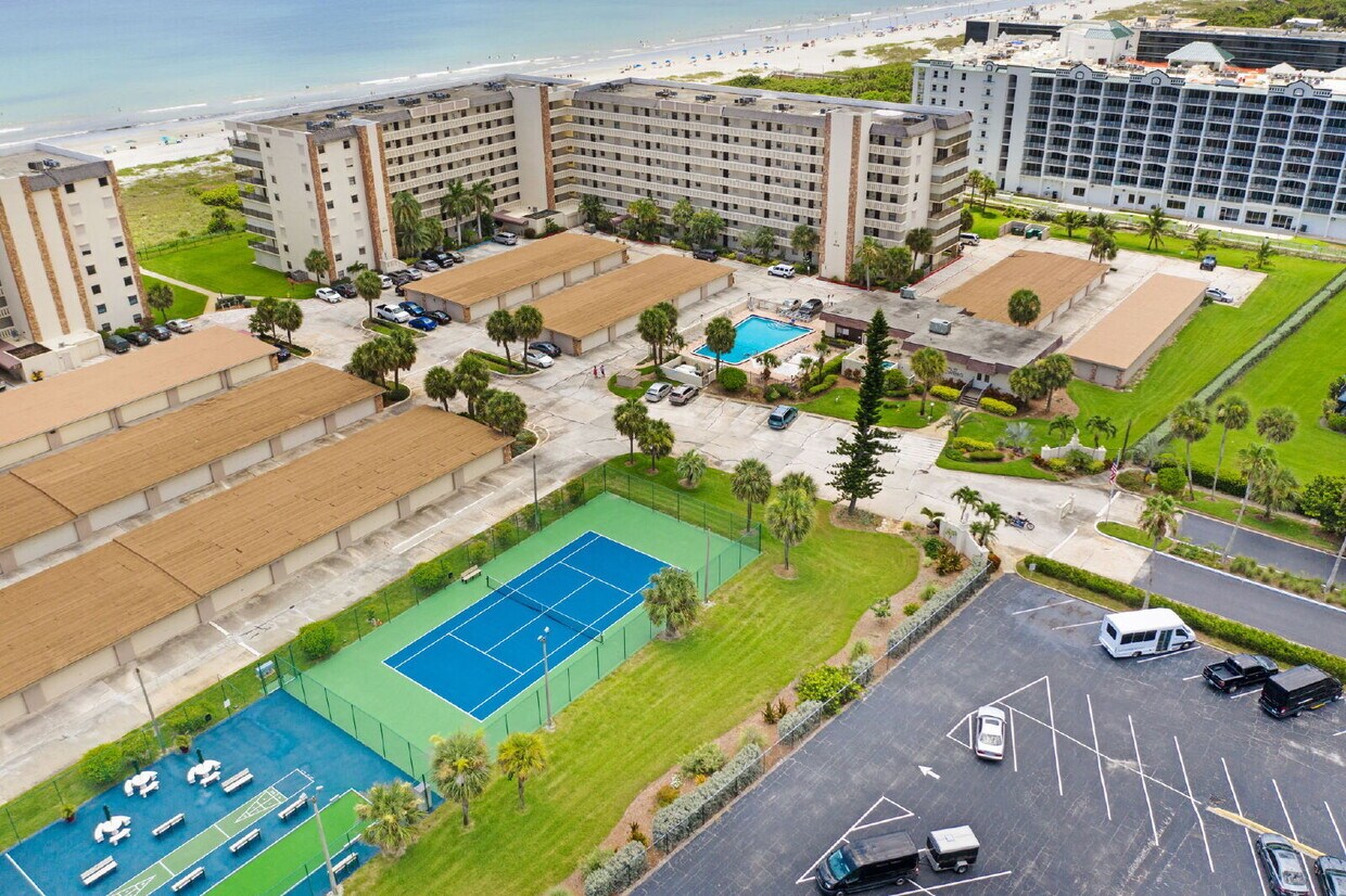 Foto principal - Experience coastal living at its finest in...