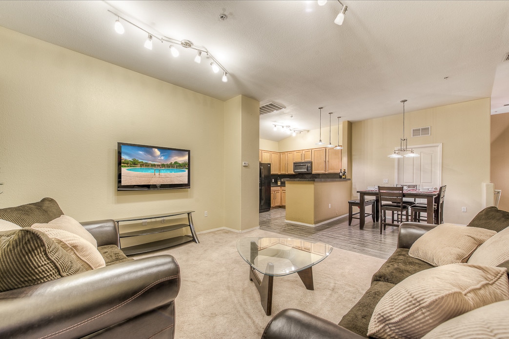 Primary Photo - 2401 E Rio Salado Pkwy