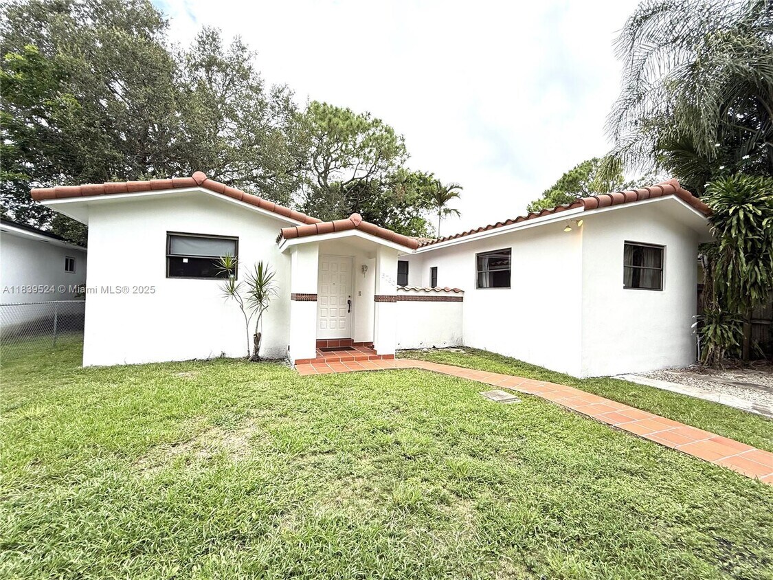 Primary Photo - 5760 SW 55th St