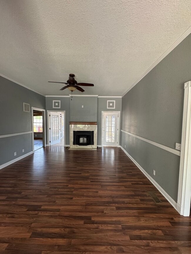 Building Photo - 3 Bedroom 2 Bath Home in Bella Vista