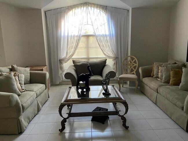 Foto del edificio - 1069 SW Jacqueline Ave