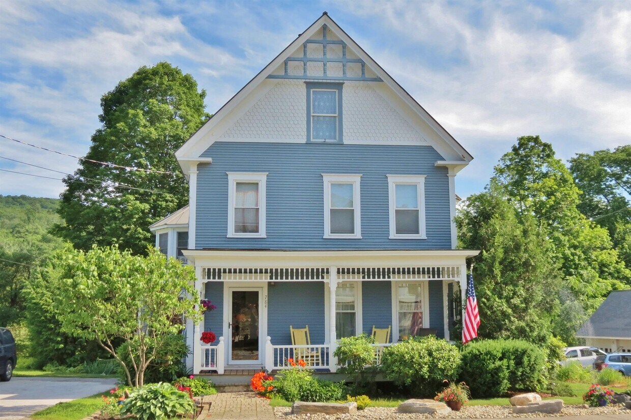 Foto principal - 784 Main St
