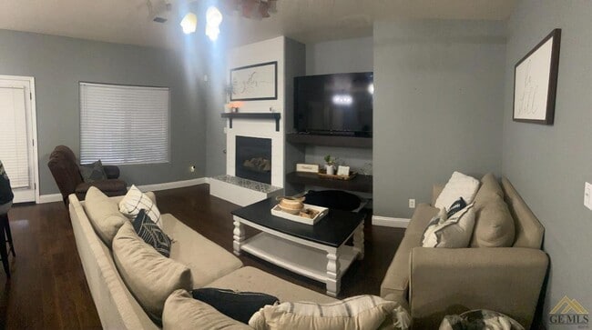 Building Photo - Coming Soon!