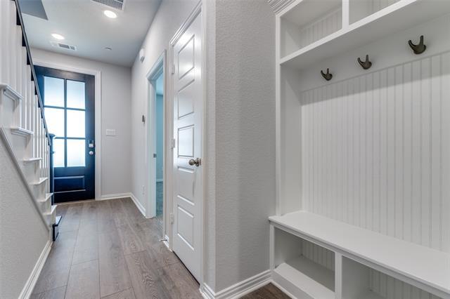 Building Photo - 8295 Challenger Ln