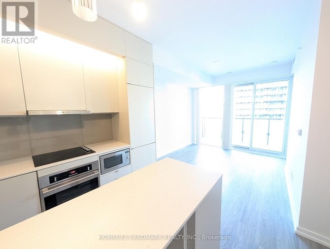 Building Photo - 101 Peter St