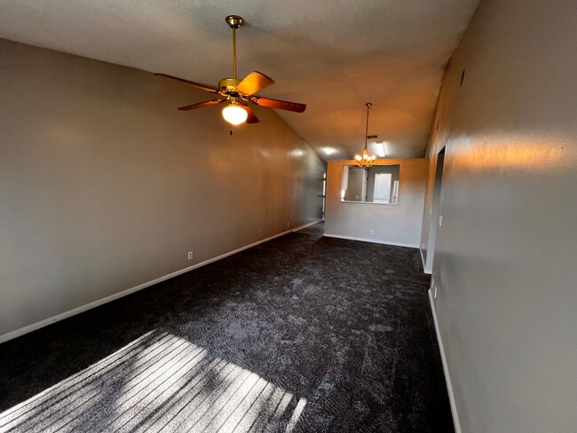 Building Photo - Apartment