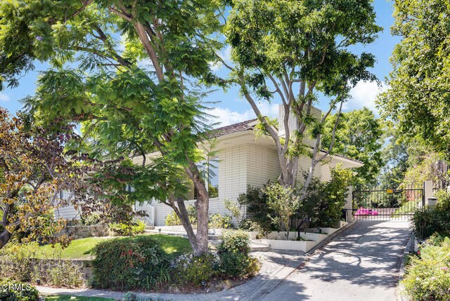 Foto del edificio - 245 Hillside Rd