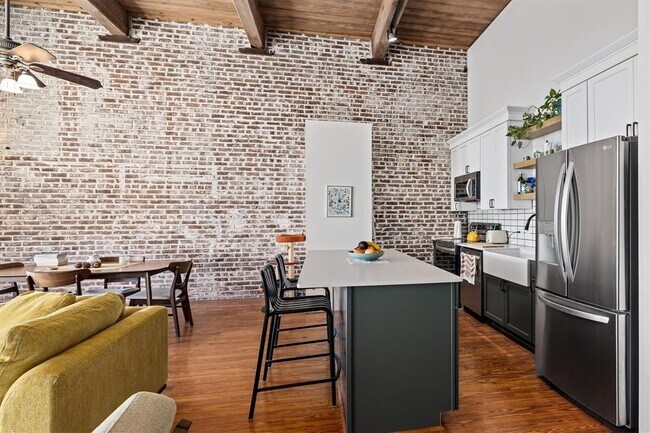 Foto del edificio - 2400 Mechanic St