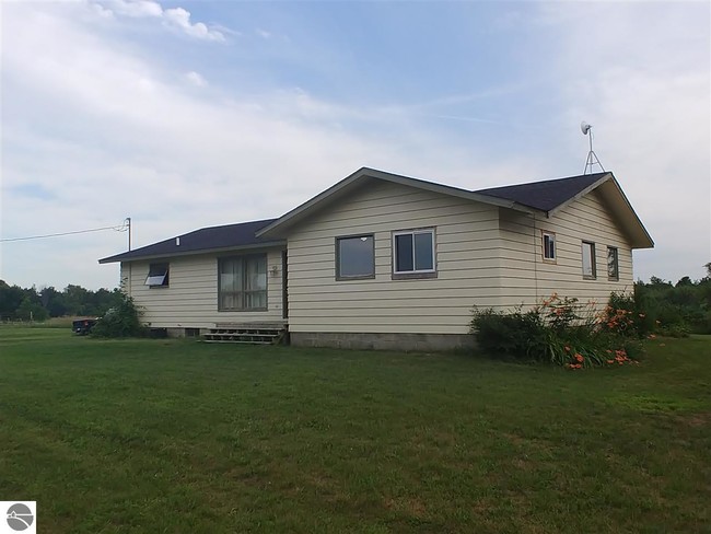 Building Photo - 4809 Grace Rd