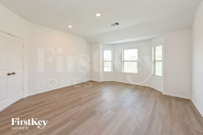 Building Photo - 5238 Eagleton Dr