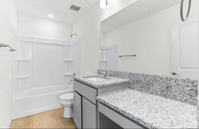 Foto del edificio - 401 W Commerce St