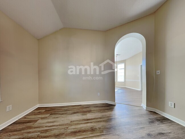 Foto del edificio - 4946 Rivercrest Ln