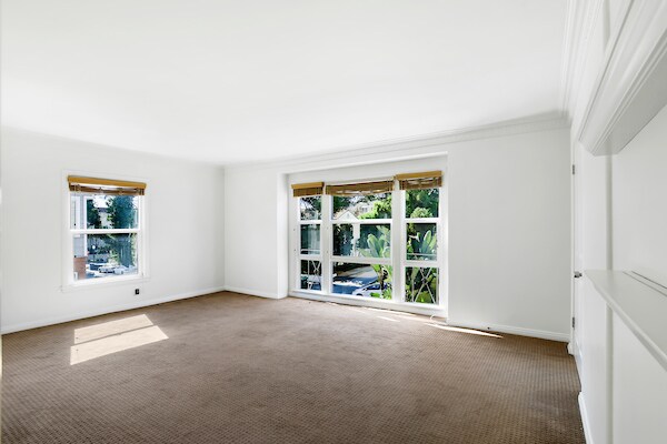 Living Room - 442 Kelton Ave
