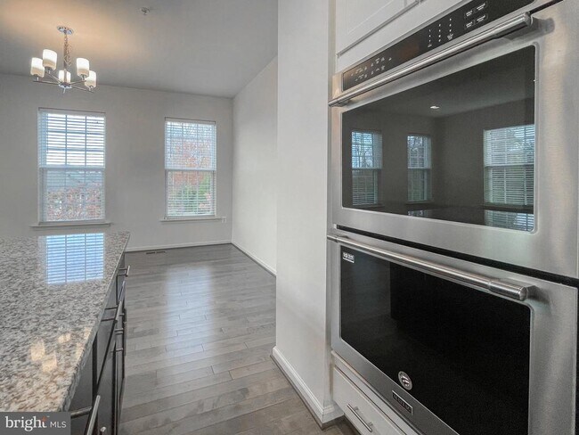 Foto del edificio - 15501 Newtonmore Ln