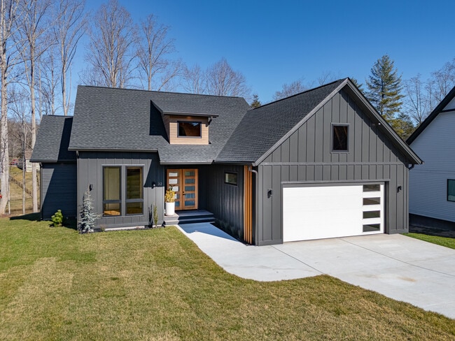 Building Photo - 32 Copper Mill Ct