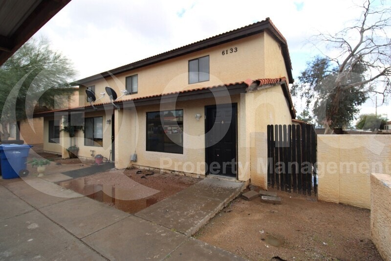 Primary Photo - 6133 E Glencove St
