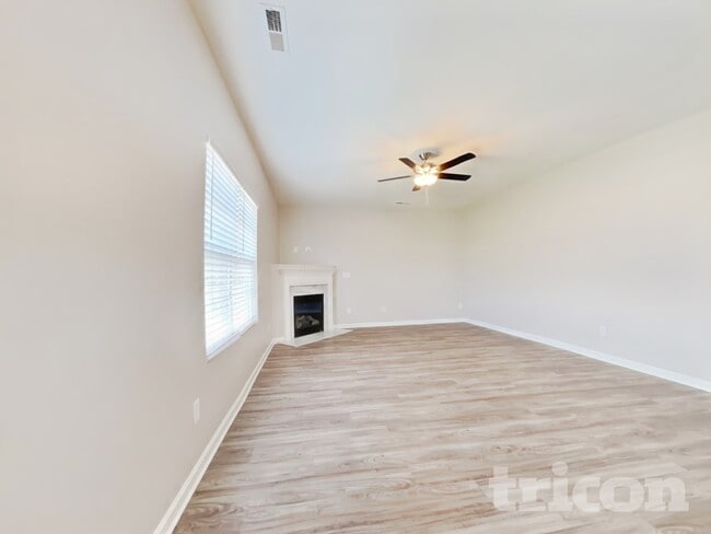 Building Photo - 2048 Lauren Woods Dr