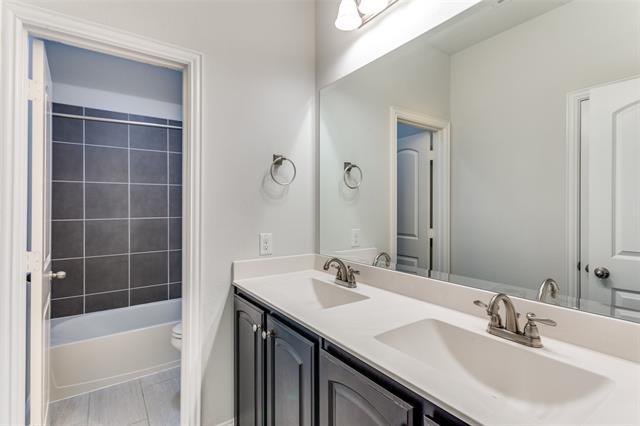 Foto del edificio - 5448 Tuxbury Pond Dr