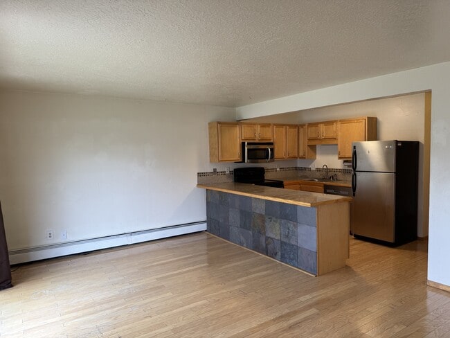 Foto del edificio - 1033 Straight Creek Dr