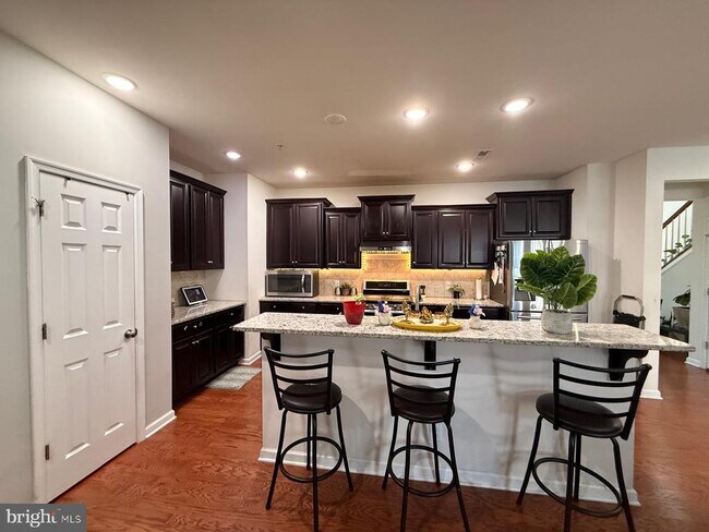 Foto del edificio - 728 Sun Valley Ct