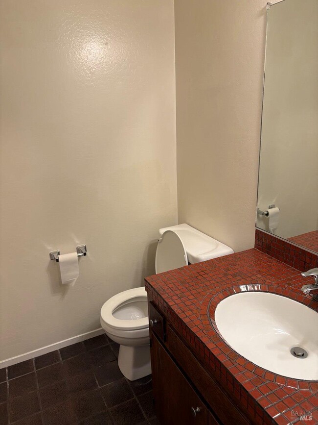 Foto del edificio - 323 Bolinas Rd