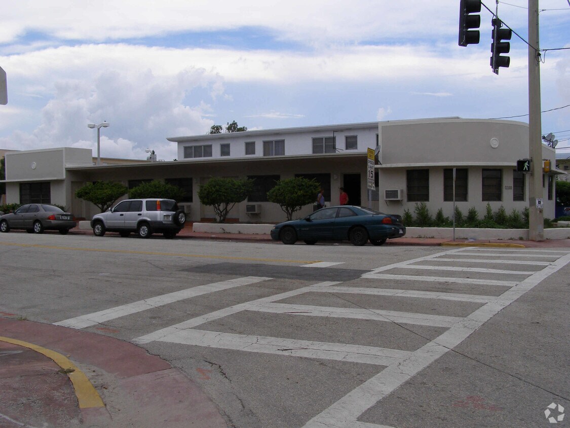 Foto del edificio - 7500 Dickens Ave
