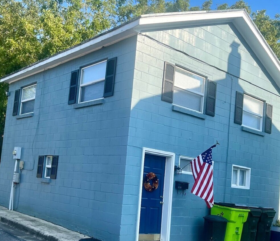 Primary Photo - One Bedroom One Bath Furnished Apartment