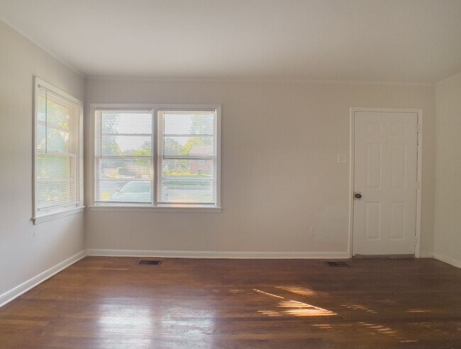 Foto del edificio - Charming 3 Bedroom 2 bath in 38118