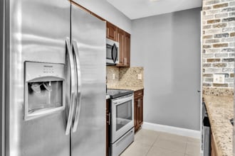 Building Photo - 2803 N Oakland Forest Dr