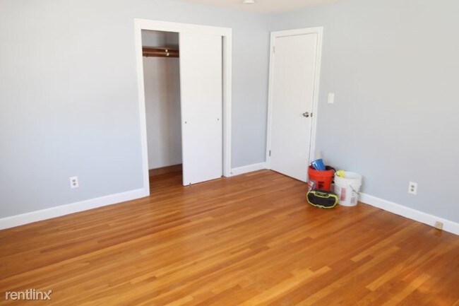 Building Photo - 2 br, 1 bath Apartment - 14 Piermont St