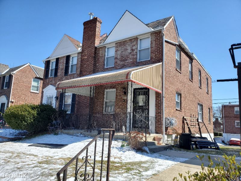 Primary Photo - 3 br, 1 bath Townhome - 920 E Allens Ln