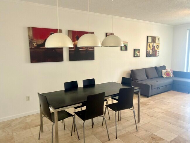 Foto del edificio - 17100 N Bay Rd