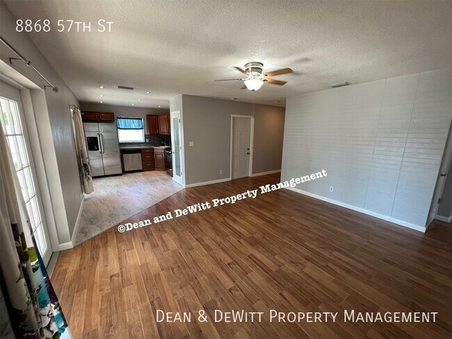 Building Photo - Pinellas Park - Updated 4/2 SFH - For Rent