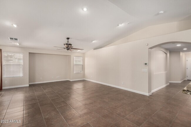 Foto del edificio - 3927 E Blue Sage Rd