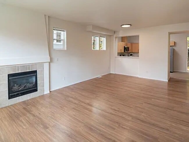 Building Photo - 3Bd/2.25Ba Woodinville Townhouse
