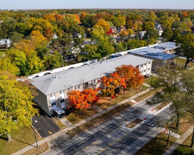Foto del edificio - 1250 W Nine Mile Rd