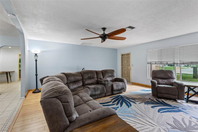 Foto del edificio - 120 43rd St NW