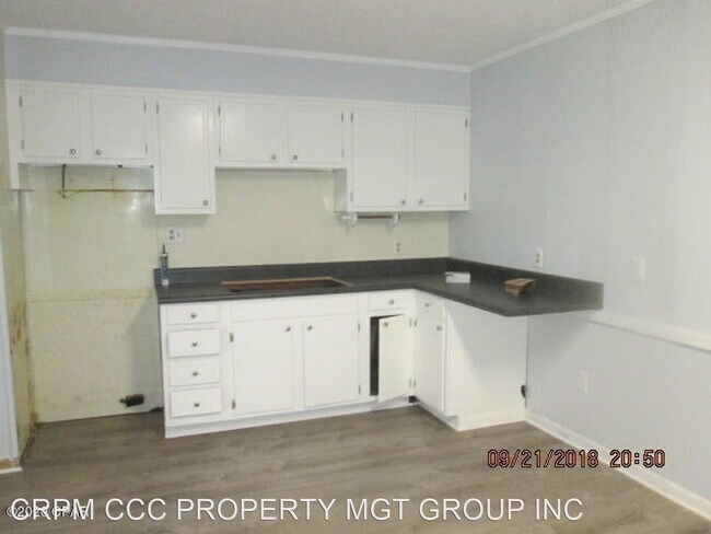Building Photo - 3 br, 1.5 bath House - 221 Santo Thomas St