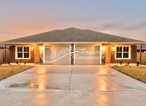 Building Photo - 3109 B Ochiltree Dr