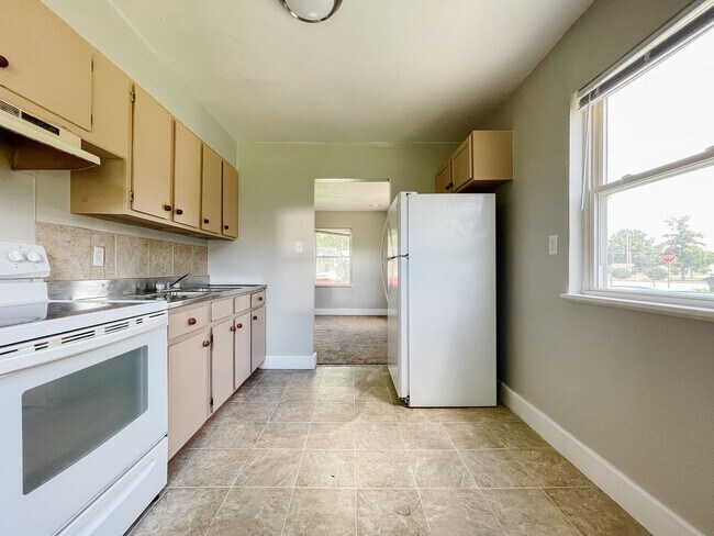 Building Photo - Walking Distance to Cooley Park-2 Bed House