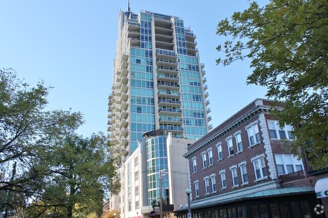 Park East Tower Condos Apartments Saint Louis, MO