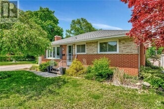 Building Photo - 1017 Braeside St