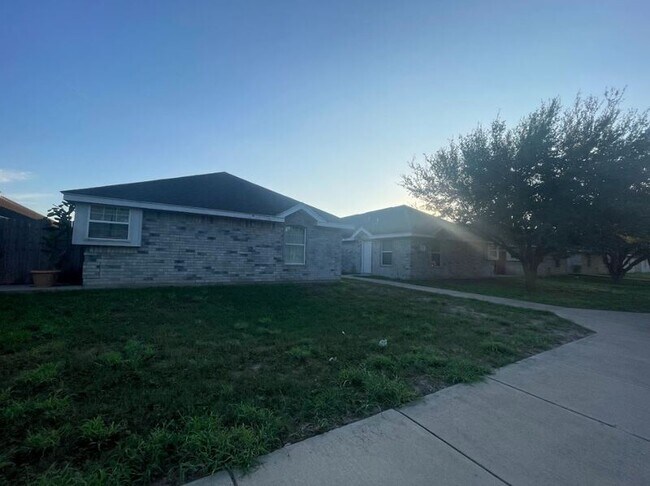 Foto del edificio - 2214 West Candlelight Lane - 4