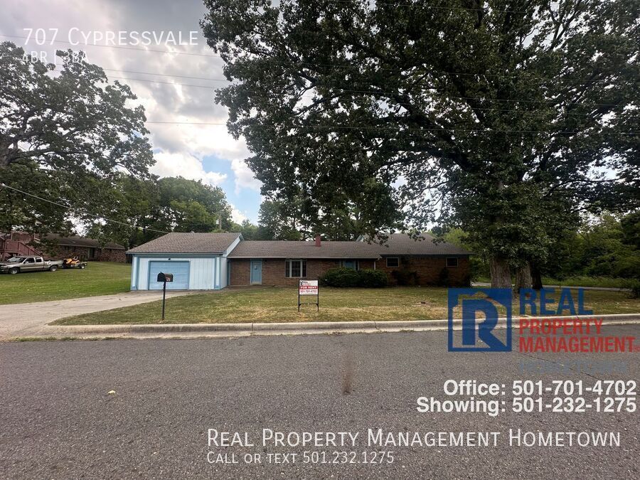Primary Photo - 707 Cypressvale-