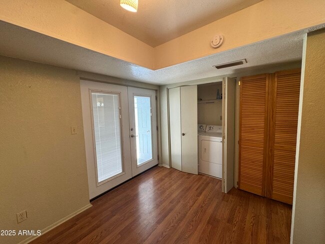 Building Photo - 1765 S Fairway Cir
