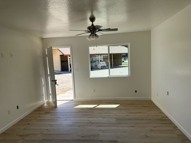 Building Photo - 162 to 164-Meadow Ct.